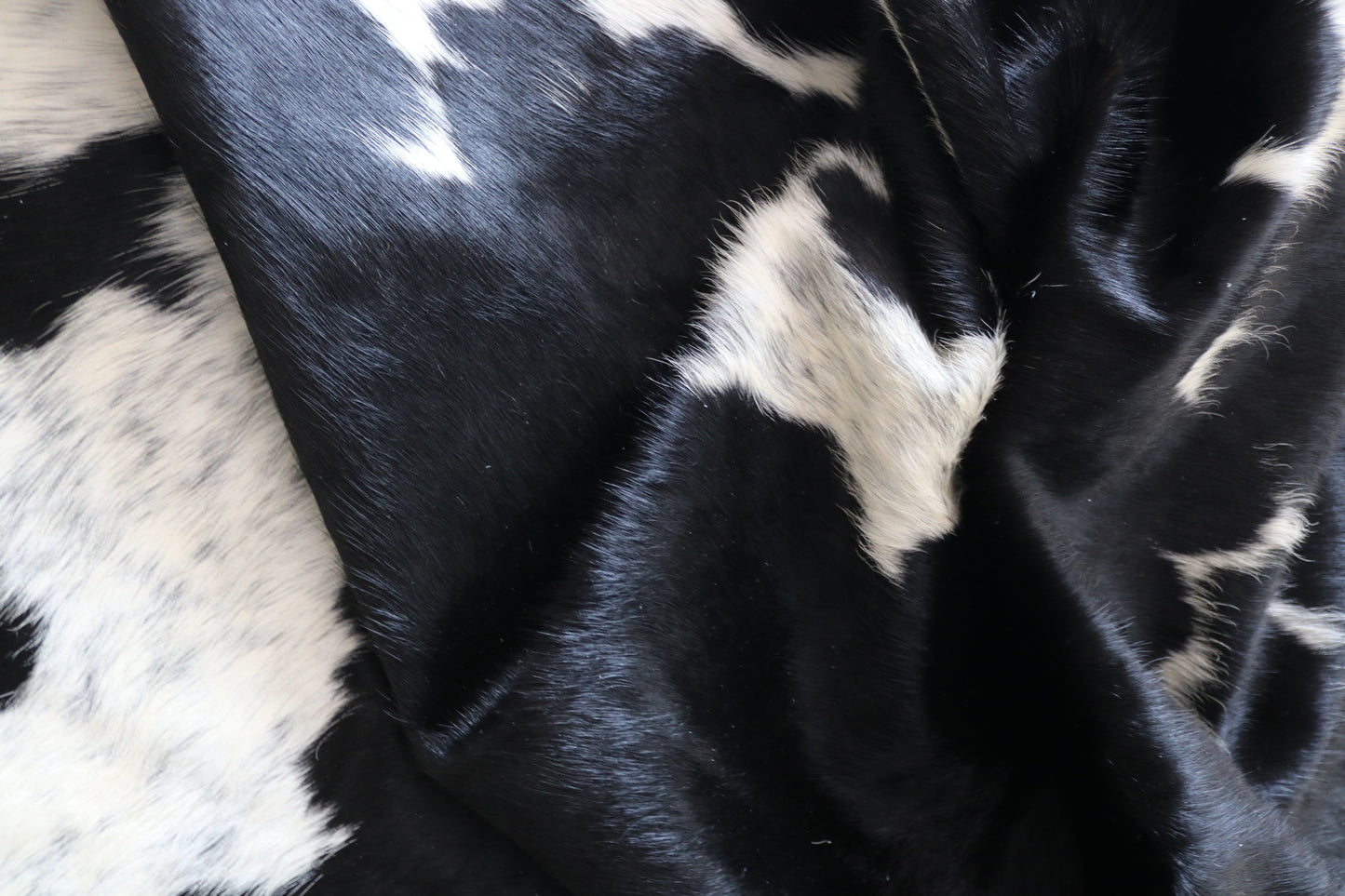 100231 - TRICOLOR Cowhide Rug - Quebecuir Premium Collection