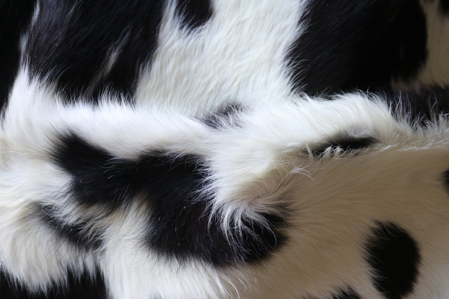 200626 - Cowhide Rug - Quebecuir Premium Collection