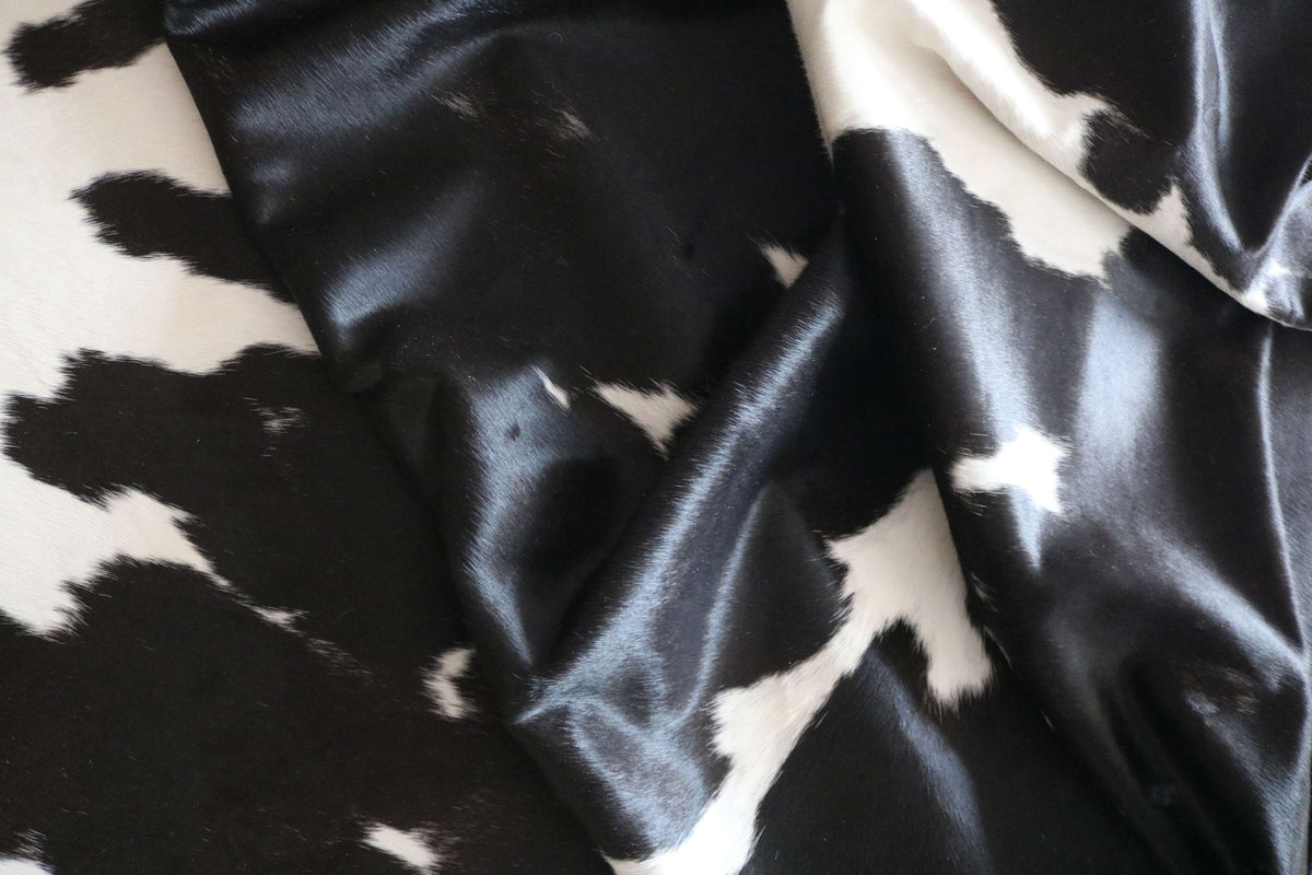 100338- SUPER BIG SIZE XXXL WHITE & BLACK Cowhide Rug - Quebecuir Premium Collection