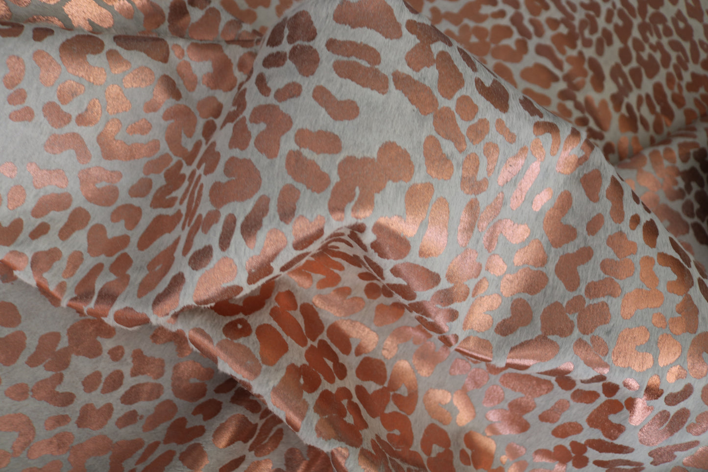 300000 - Cowhide Rug Tapis Peau de Vache COOPER METALLIC BIG SIZE XL - Collection Quebecuir Premium