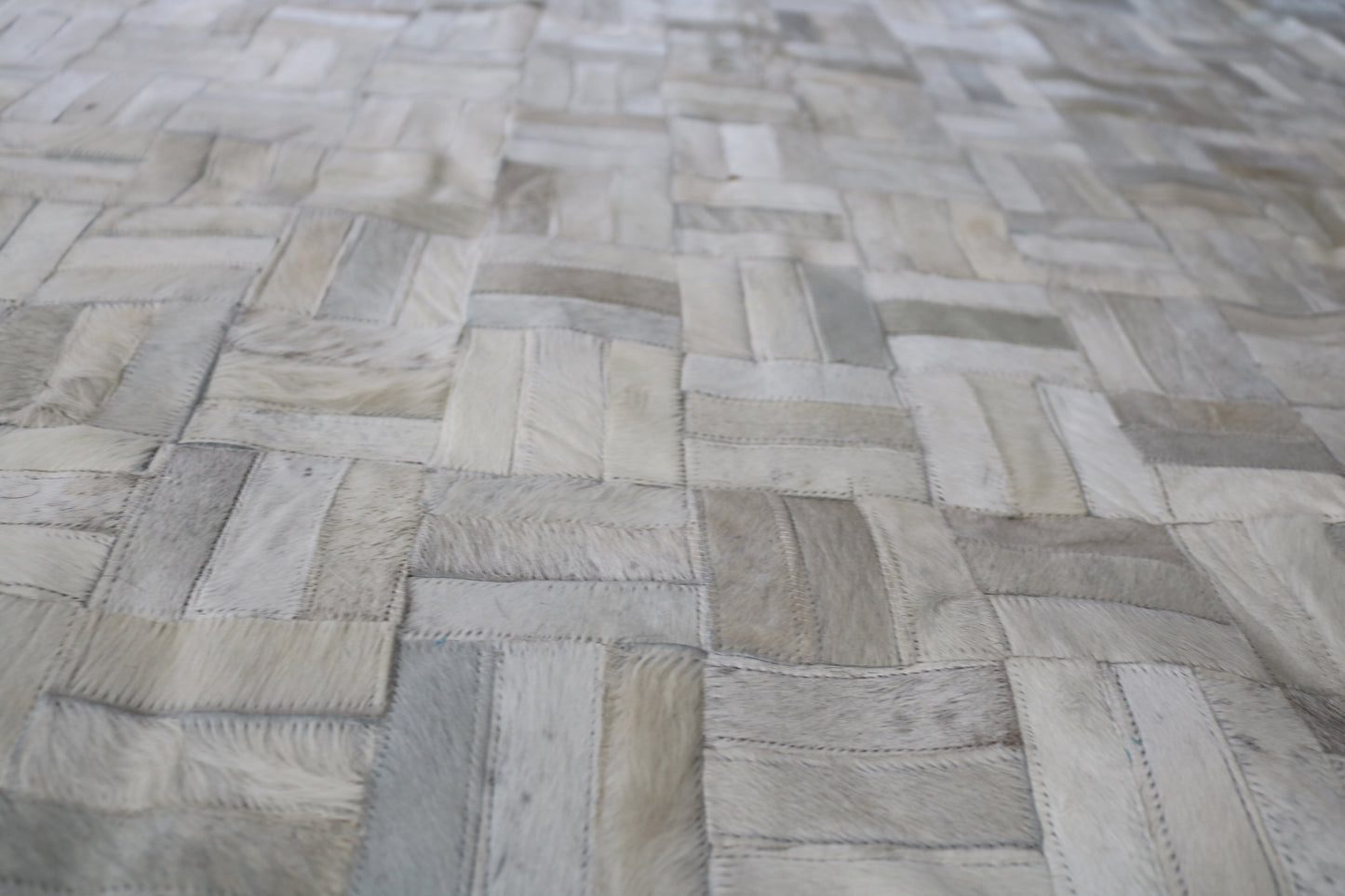 98445 Cowhide rug Tapis Peau de Vache PATCHWORK IVORY Collection Quebecuir Premium