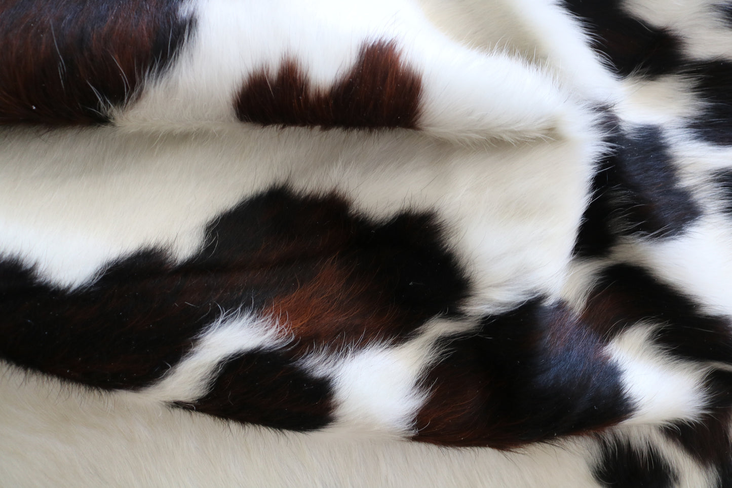 99210 - Cowhide Rug Tapis Peau de Vache SUPER BIG SIZE XXXL - Collection Quebecuir Premium