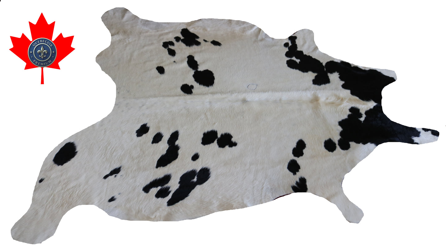 300638- Cowhide Rug Tapis Peau de Vache - Collection Quebecuir Premium