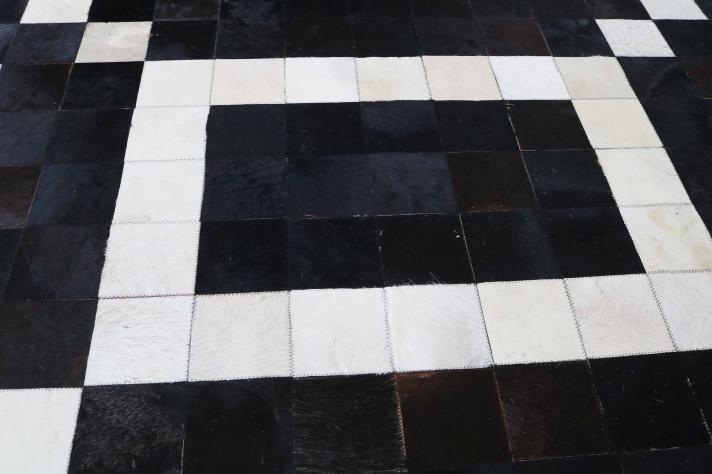 99407 Cowhide rug Patchwork Collection Quebecuir Premium