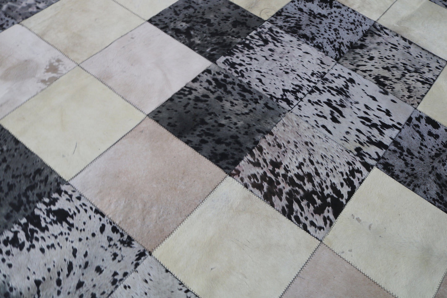99437 Cowhide rug Patchwork Collection Quebecuir Premium