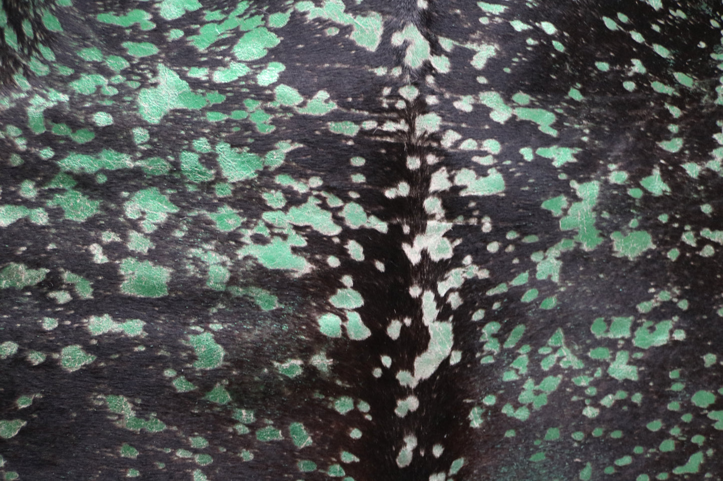 99863 Cowhide rug METALLIC Collection Quebecuir Premium