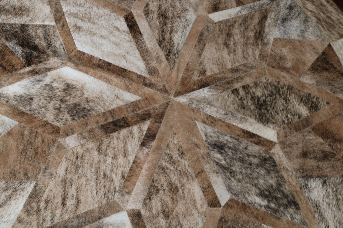 99918 Cowhide rug patchwork Collection Quebecuir Premium MANDALA ROUND BIG SIZE XXL