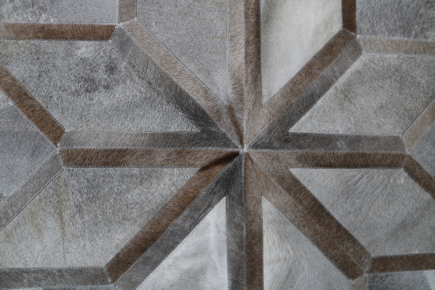 99926 Cowhide rug patchwork Collection Quebecuir Premium MANDALA ROUND BIG SIZE XXL