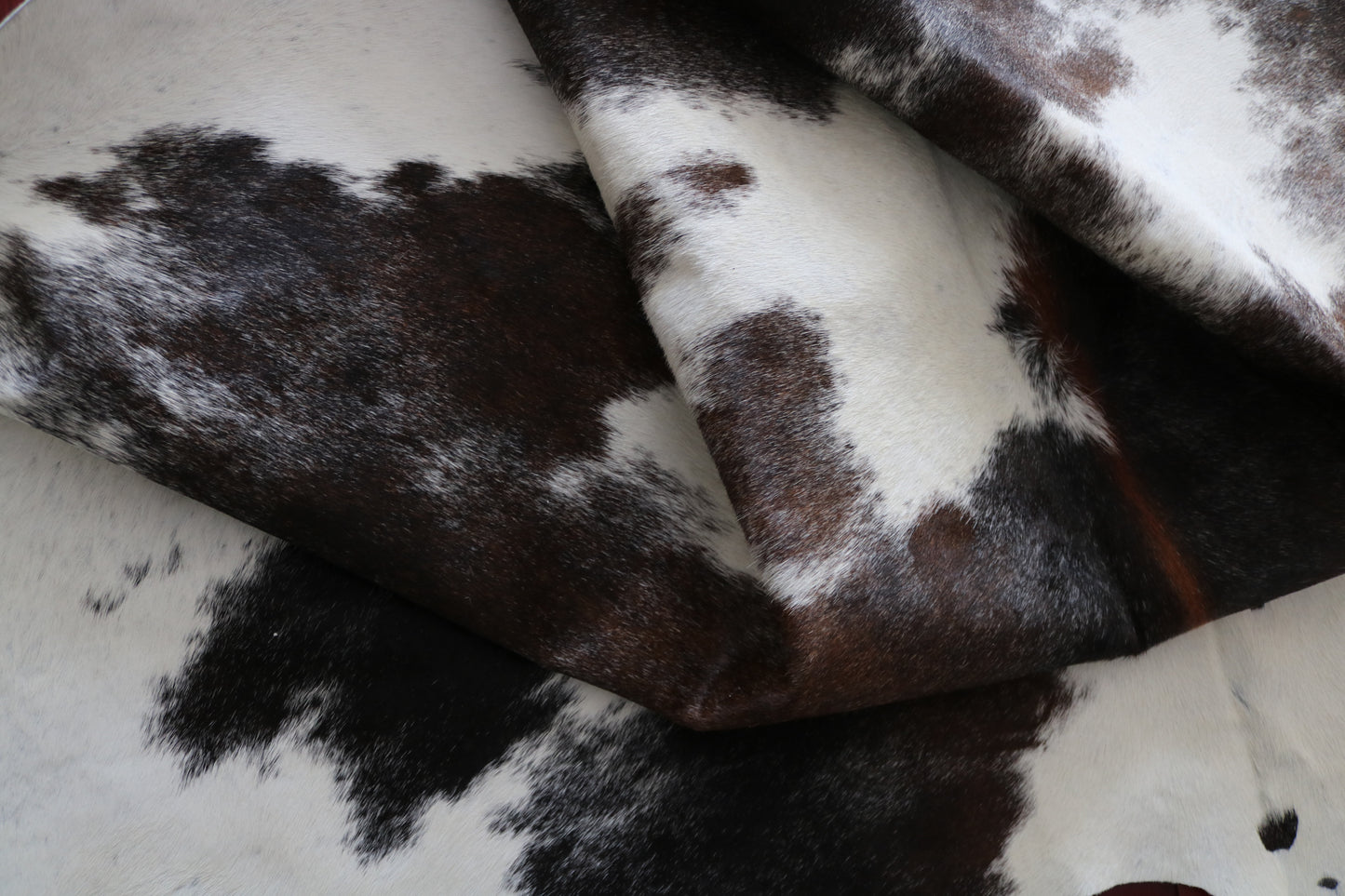 99935 Cowhide rug TRICOLOR Collection Quebecuir Premium