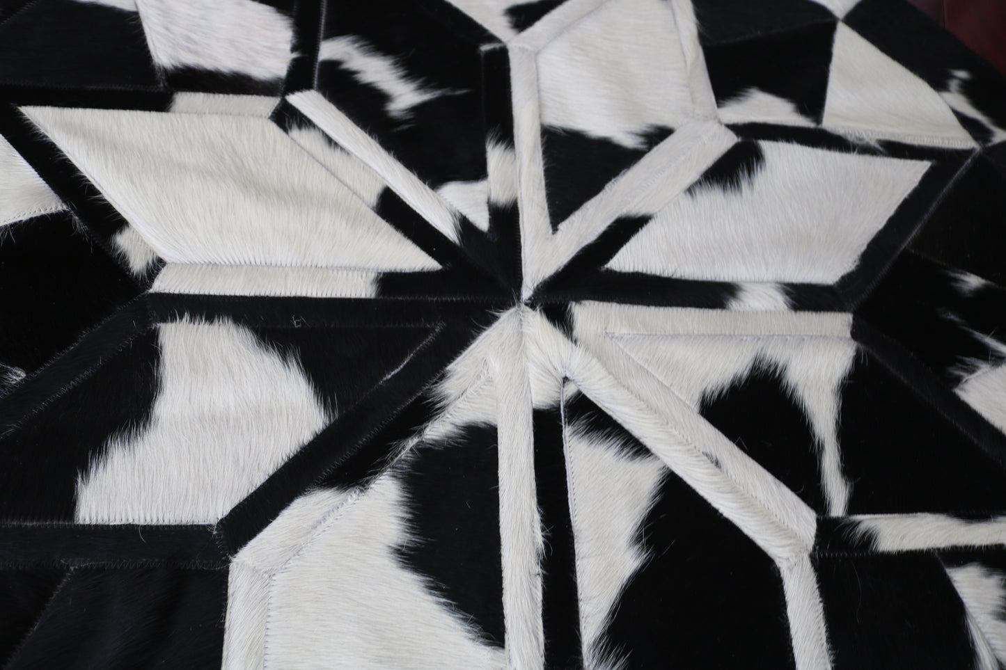 98330 Cowhide rug patchwork Collection Quebecuir Premium MANDALA ROUND