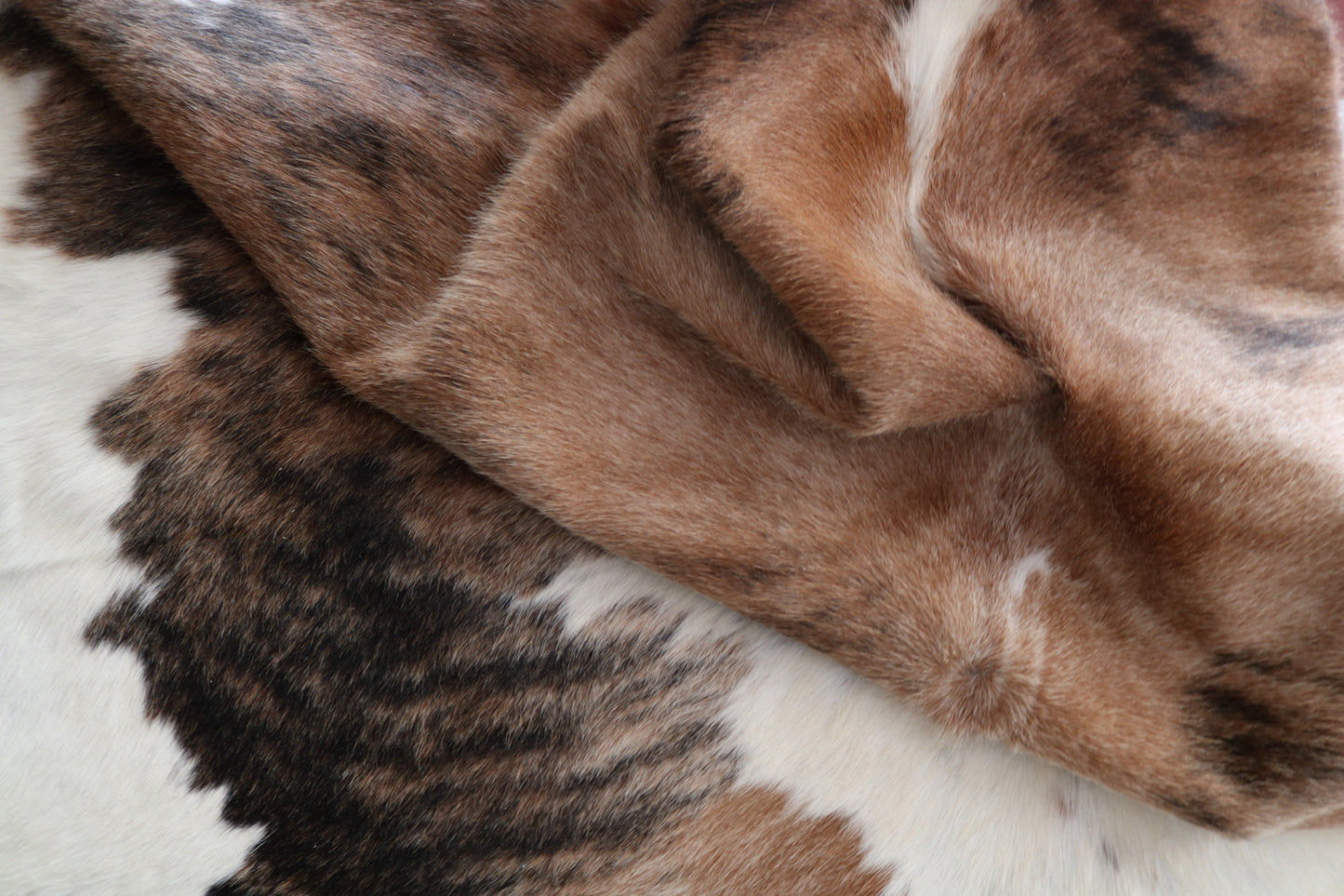 99936 Cowhide rug TRICOLOR Collection Quebecuir Premium