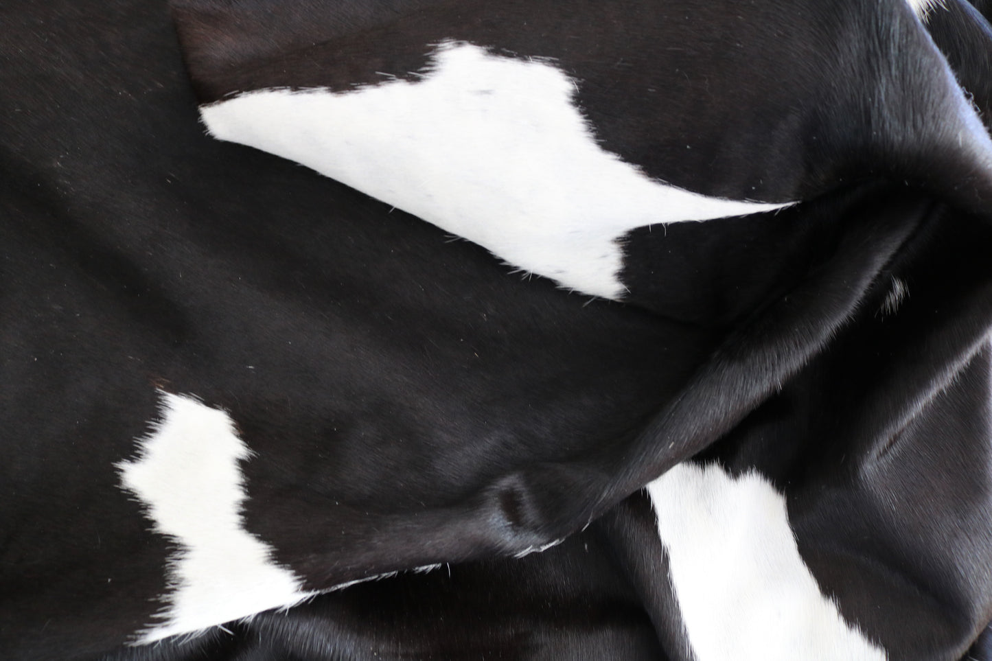 98362- Cowhide Rug - Collection Quebecuir Rustic