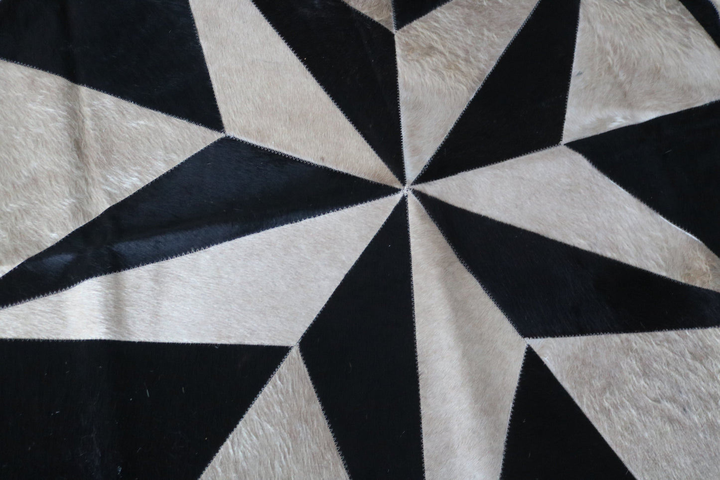 99962 Cowhide rug patchwork Collection Quebecuir Premium MANDALA ROUND BIG SIZE XXL