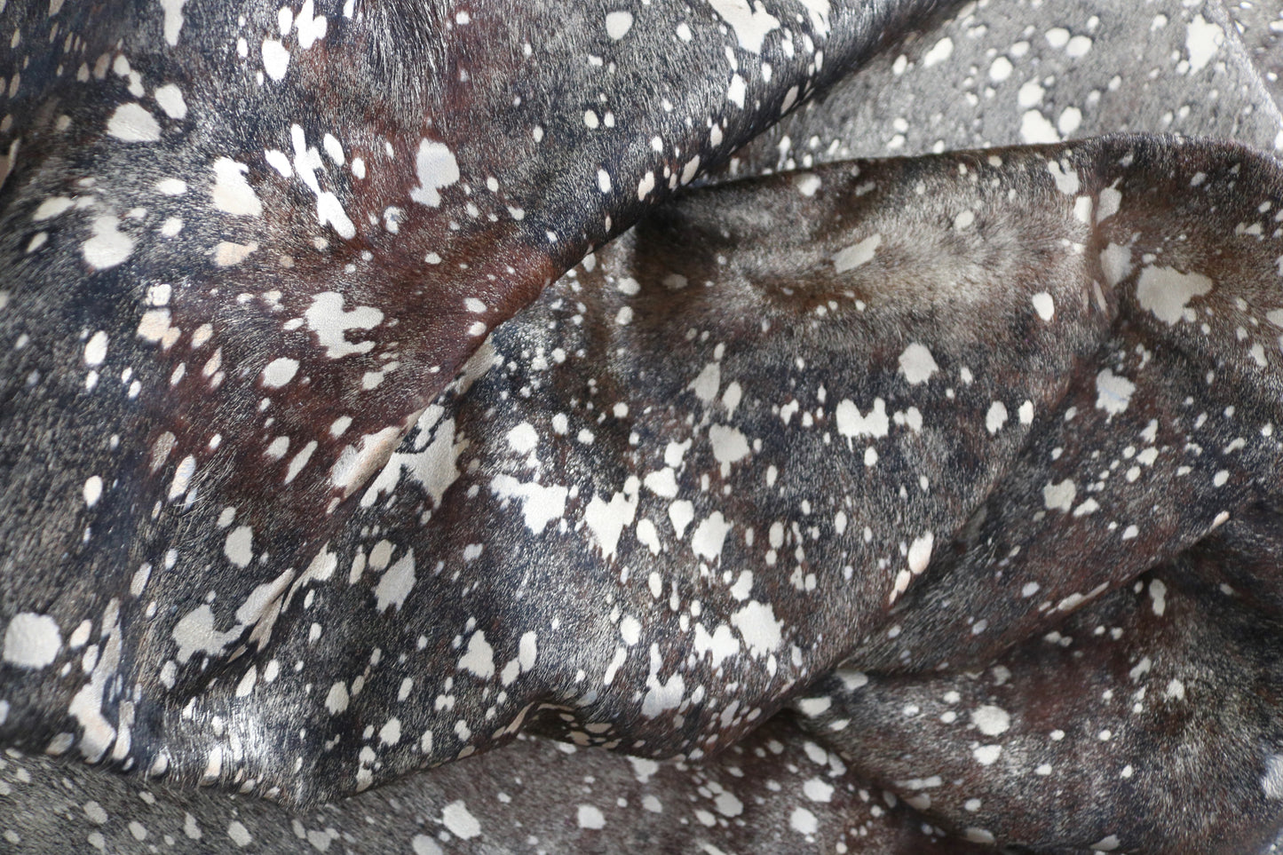 98386 - Cowhide Rug Tapis Peau de Vache BLACK BROWN GOLD METALLIC BIG SIZE XL - Collection Quebecuir Premium