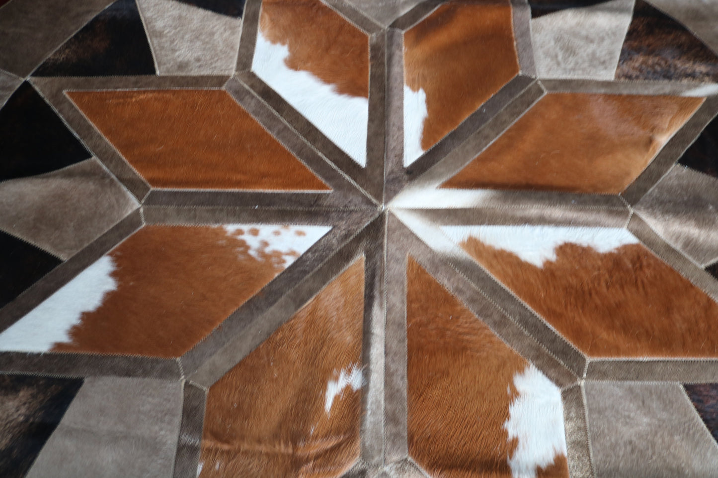 100007 Cowhide rug patchwork Collection Quebecuir Premium MANDALA ROUND SUPER BIG SIZE XXXL