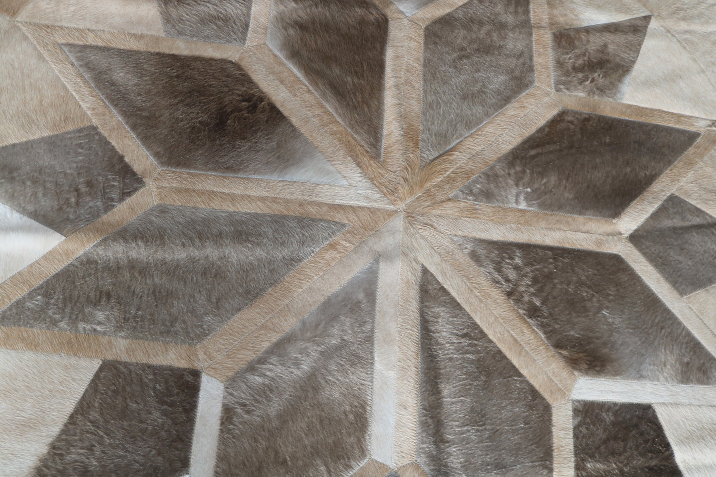 100008 Cowhide rug patchwork Collection Quebecuir Premium MANDALA ROUND SUPER BIG SIZE XXXL