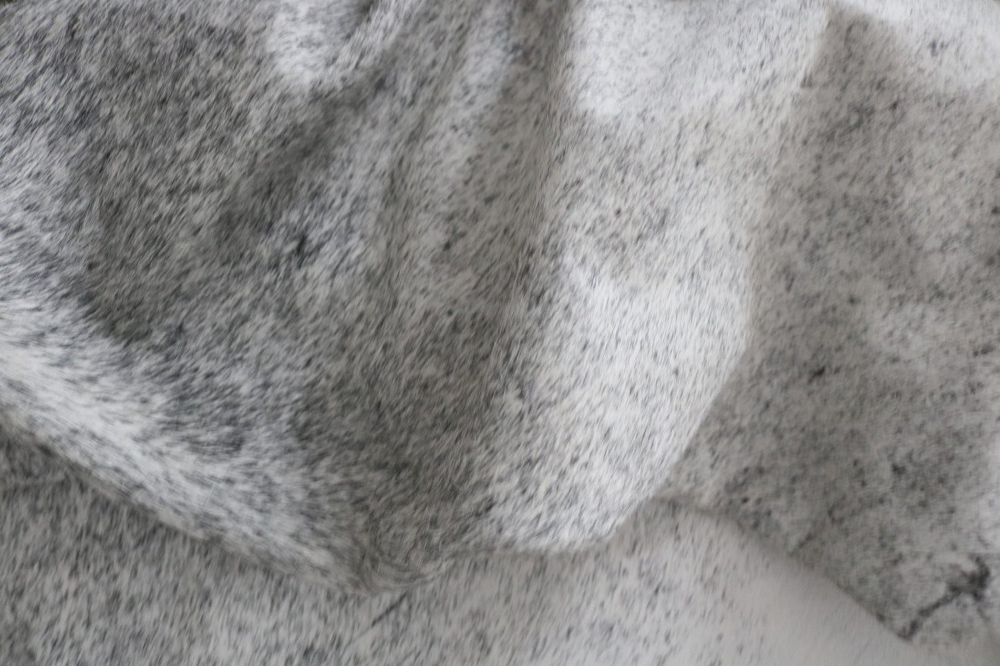 98412 - Cowhide Rug Tapis Peau de Vache XXL - Collection Quebecuir Rustic