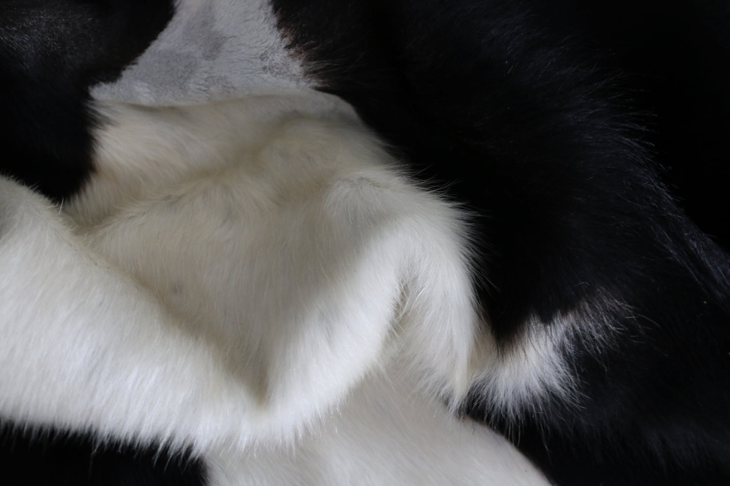 98420- Cowhide Rug - Collection Quebecuir Rustic