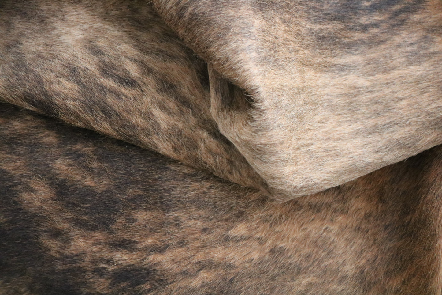 98422 - Cowhide Rug -BRINDLE Collection Quebecuir Premium