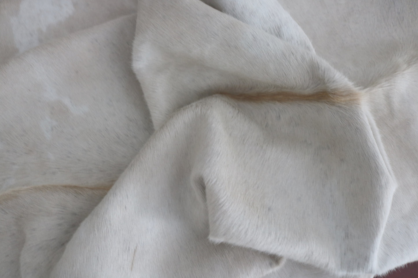 98450 - Cowhide Rug Tapis Peau de Vache - Collection Quebecuir Premium