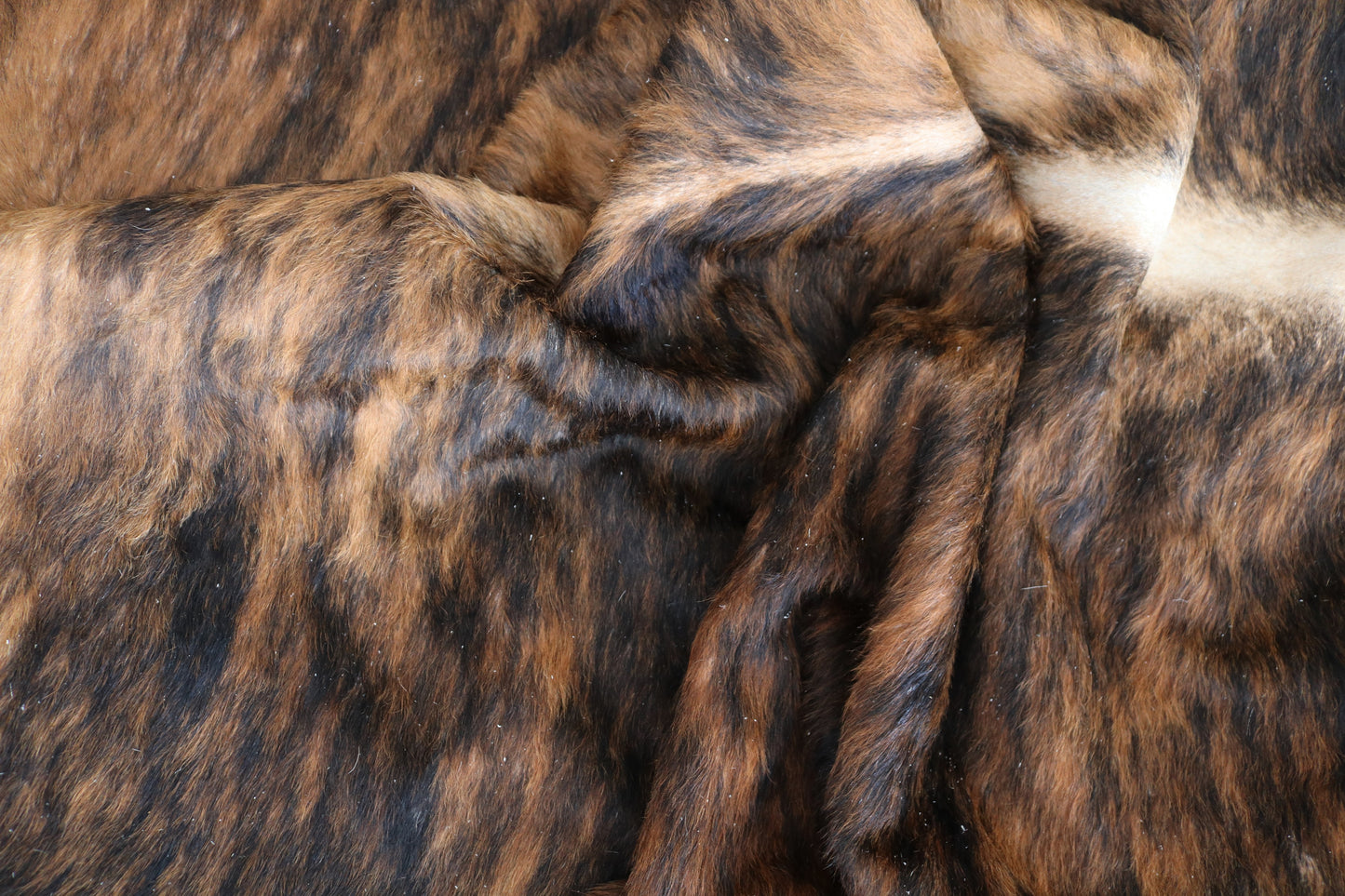 98481- Cowhide Rug Tapis Peau de Vache BIG SIZE XXL - Collection Quebecuir Premium