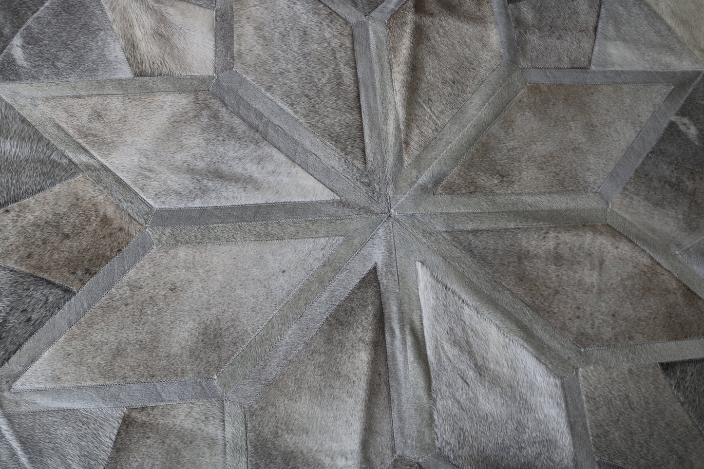 301115 Cowhide rug patchwork Collection Quebecuir Premium MANDALA ROUND SUPER BIG SIZE XXXL