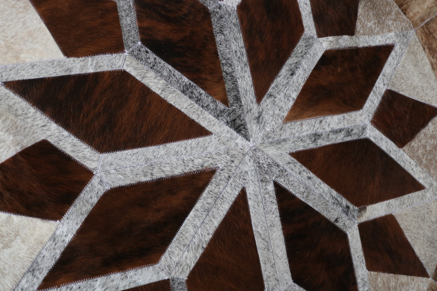 301135 Cowhide rug patchwork Collection Quebecuir Premium MANDALA ROUND BIG SIZE XXXL