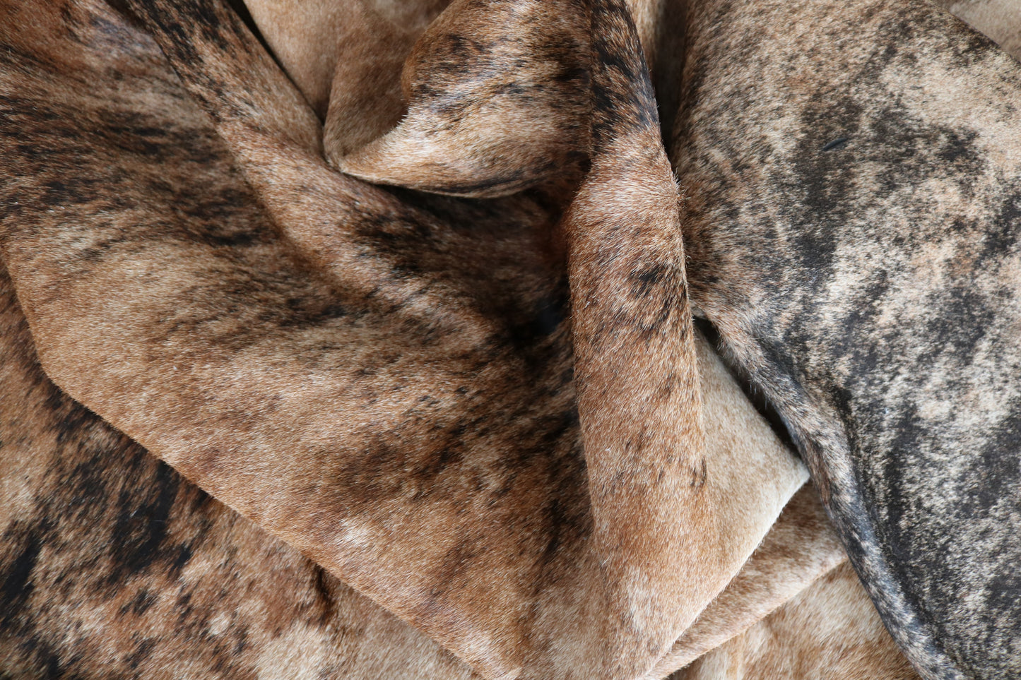 98584 - Cowhide Rug Tapis Peau de Vache BIG SIZE XXL - Collection Quebecuir Premium