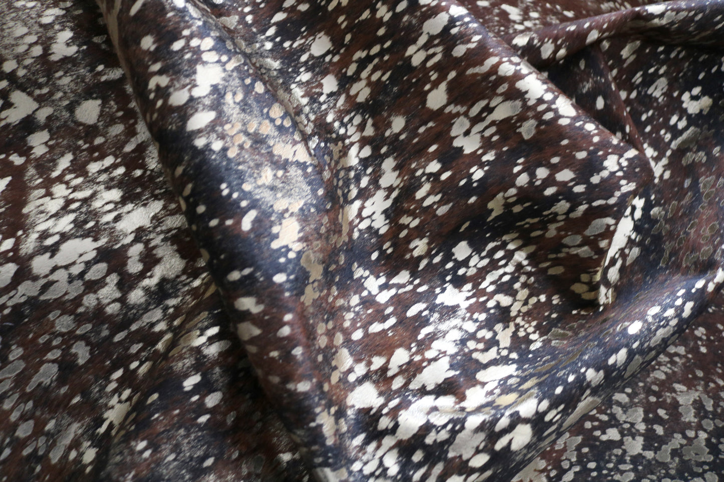 98585 - Cowhide Rug Tapis Peau de Vache GOLDEN METALLIC SUPER BIG SIZE XXXL - Collection Quebecuir Premium