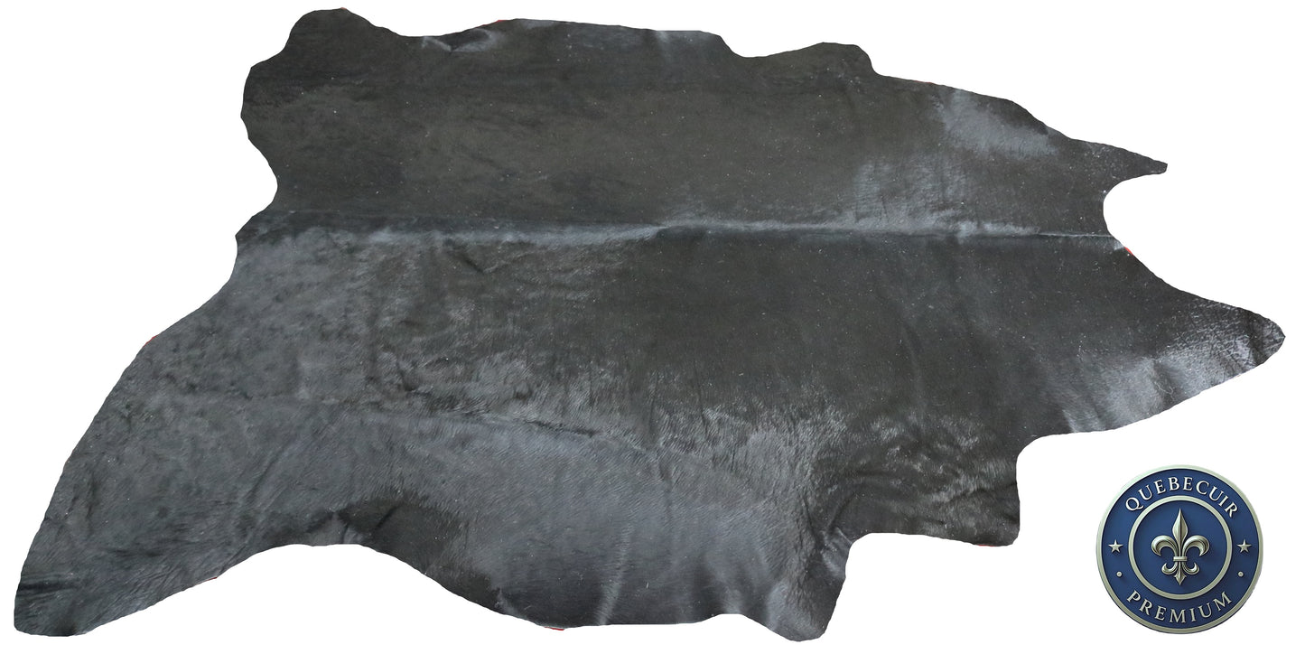 98618 - Cowhide Rug Tapis Peau de Vache BLACK DYED - Collection Quebecuir Premium