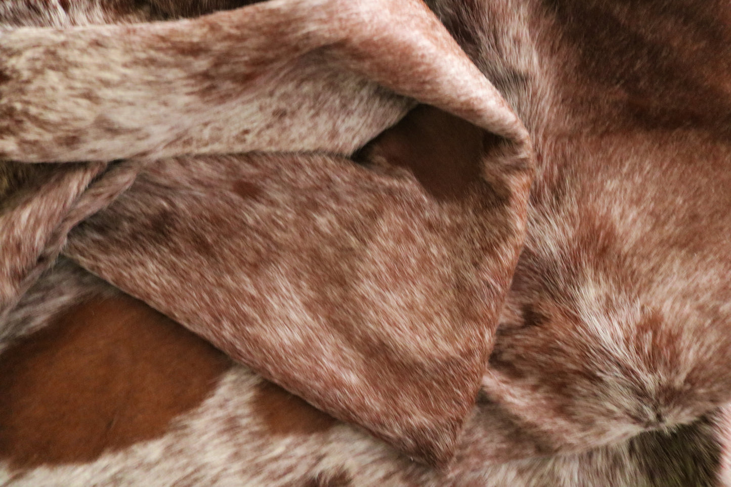 98645- Cowhide Rug Tapis Peau de Vache BIG SIZE XXL - Collection Quebecuir Premium