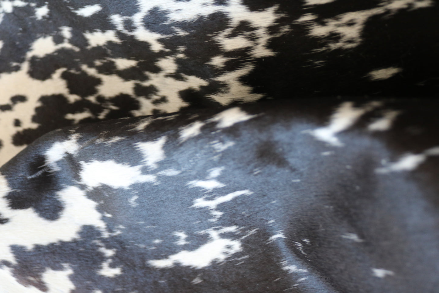 100202 Cowhide Rug - Quebecuir Premium Collection