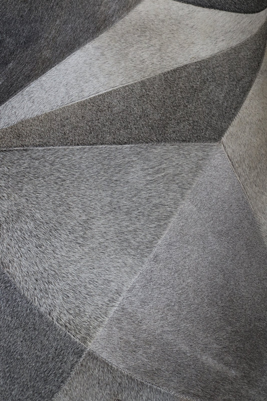 100052 Round Grey Cowhide patchwork rug MANDALA. Quebecuir Premium Collection