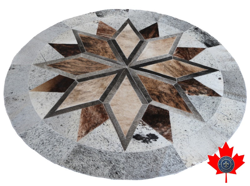 100074 Round Cowhide Patchwork Rug. Tapis peau de vache round. Quebecuir Premium Collection.