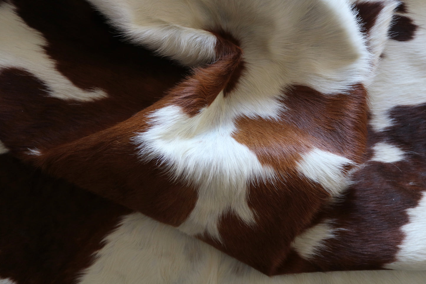 200629 -   Cowhide Rug - Quebecuir Premium Collection