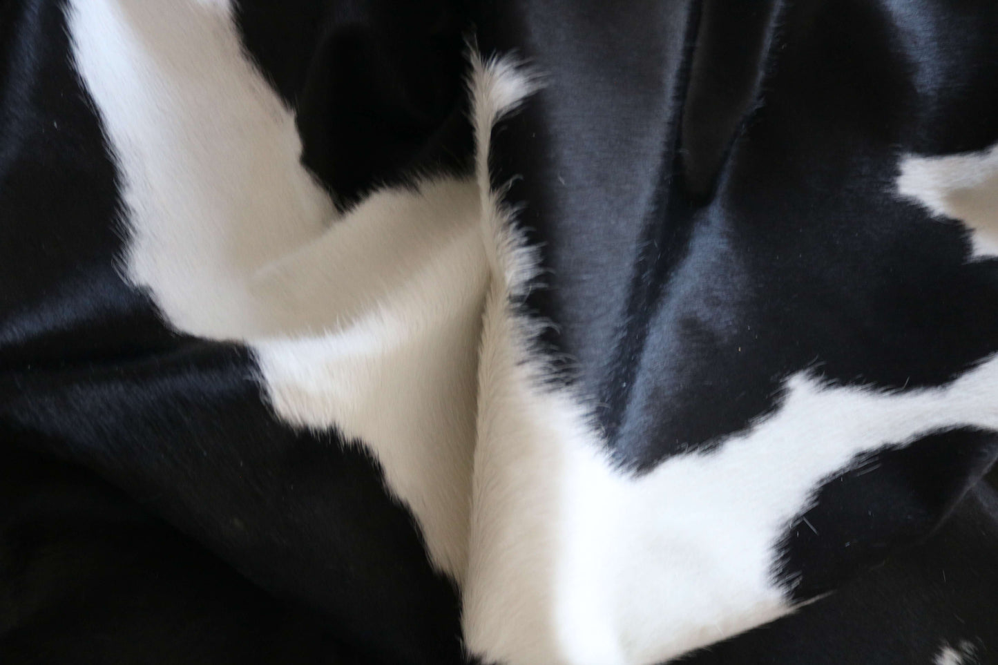 100294 - SUPER BIG  SIZE XXXL BLACK  & WHITE  Cowhide Rug - Quebecuir Premium Collection