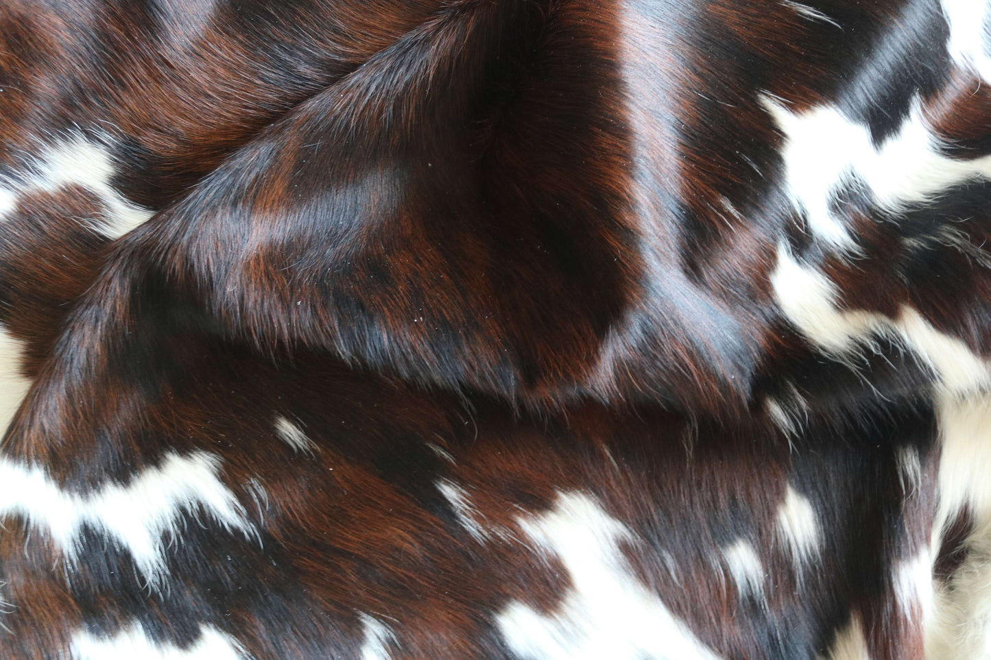 100314 - TRICOLOR  Cowhide Rug XL - Quebecuir Premium Collection