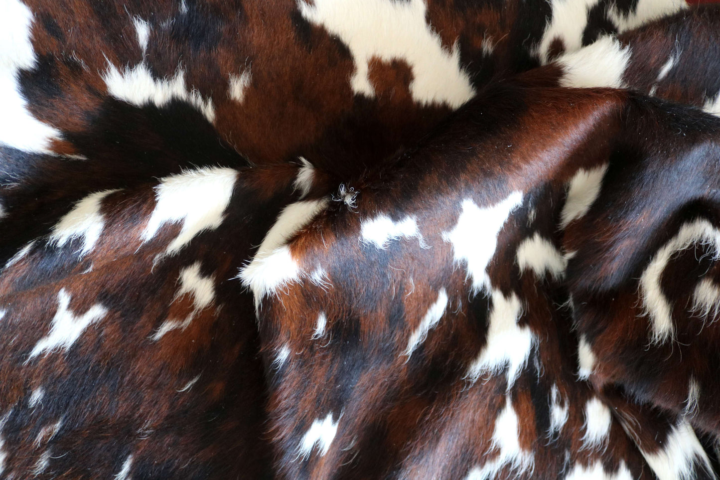 100320 - TRICOLOR  Cowhide Rug XL - Quebecuir Premium Collection