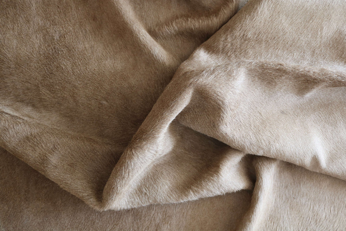 100326- CHAROLAIS  Cowhide Rug - Quebecuir Premium Collection
