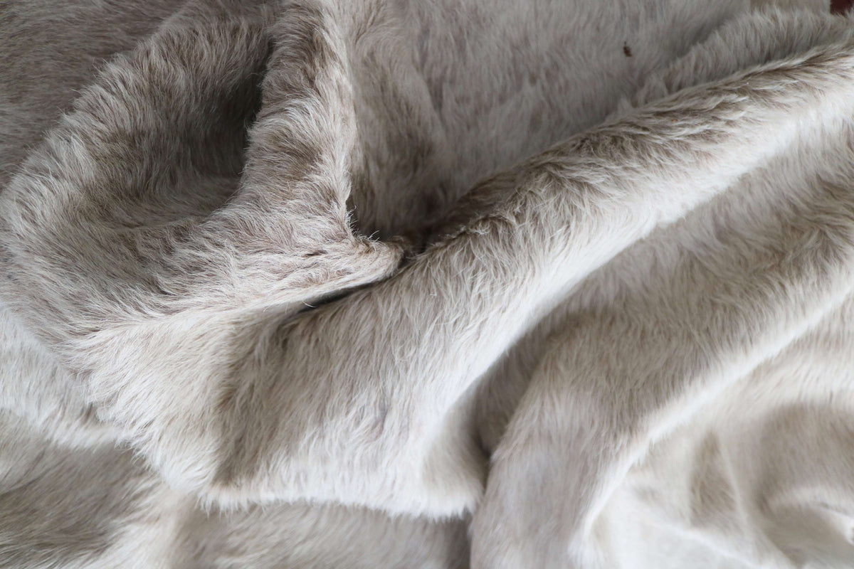 100329-   Cowhide Rug - Quebecuir Premium Collection