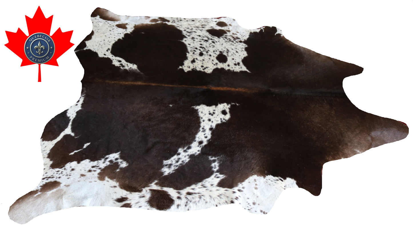 200412 - Cowhide Rug Tapis Peau de Vache     Collection Quebecuir Premium