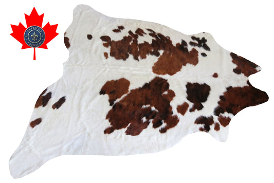 200428 - Cowhide Rug Tapis Peau de Vache     Collection Quebecuir Premium