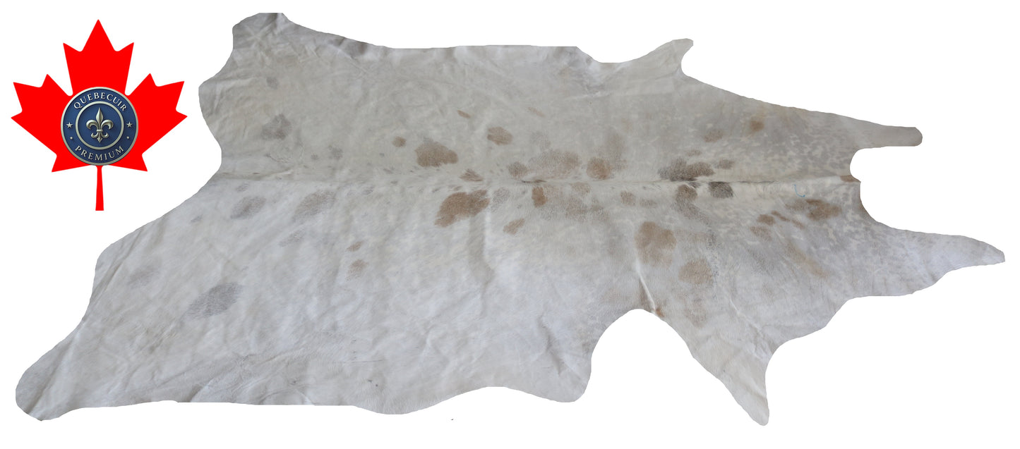 200439 - Cowhide Rug Tapis Peau de Vache     Collection Quebecuir Premium