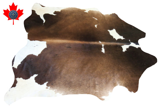 300054- Cowhide Rug Tapis Peau de Vache     Collection Quebecuir Premium