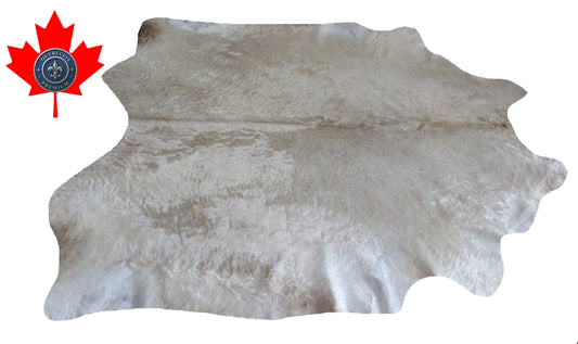 300093 - Cowhide Rug Tapis Peau de Vache  Collection Quebecuir Premium