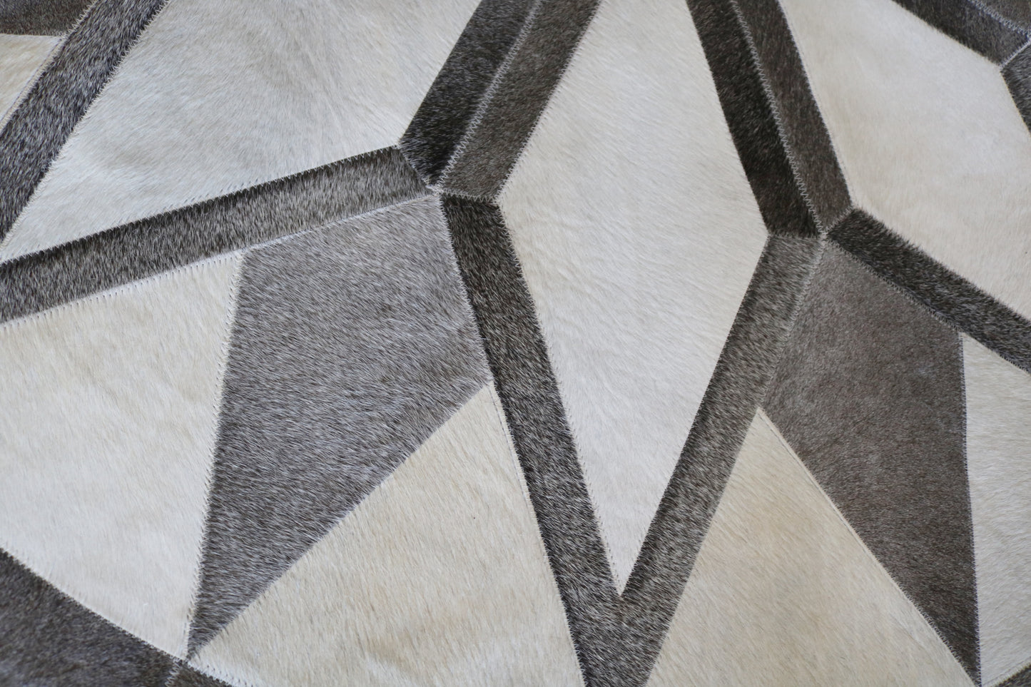 99090  Cowhide rug patchwork  Collection Quebecuir Premium BIG SIZE XXL MANDALA ROUND