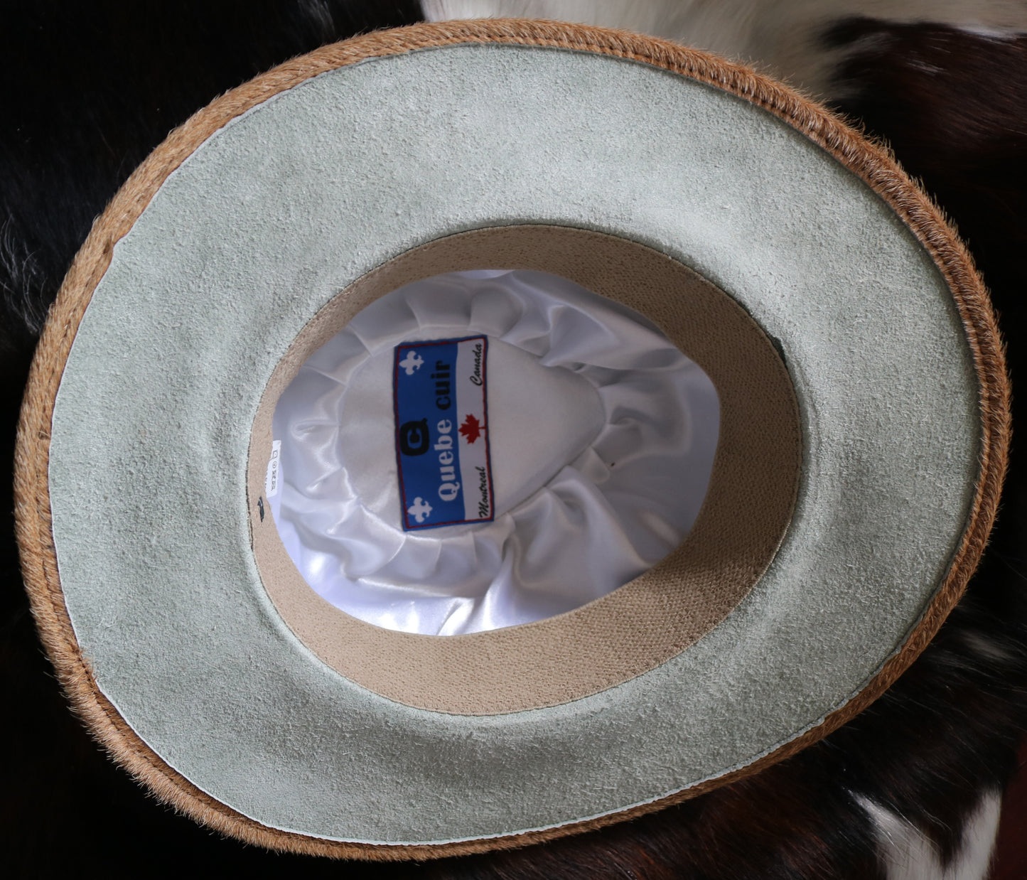 99122- Chapeau Hat  Collection Quebecuir Premium