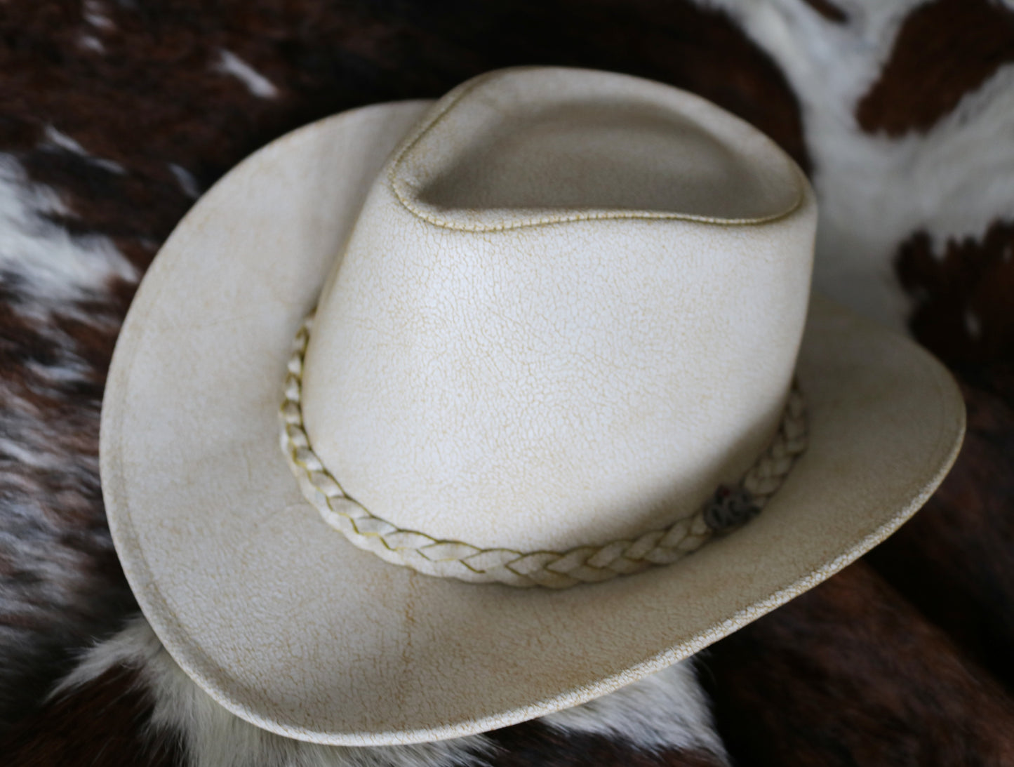 99150- Chapeau Hat  Collection Quebecuir Premium