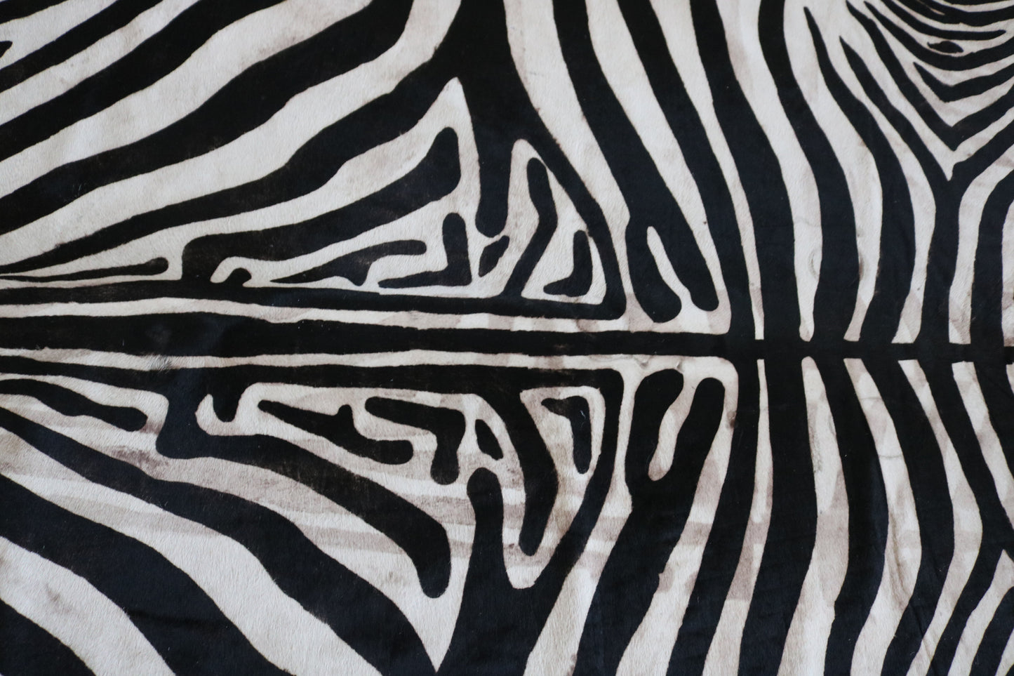 99191 - Cowhide Rug Tapis Peau de Vache   ZEBRA - Collection Quebecuir Premium