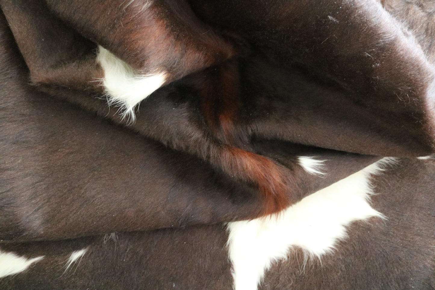 99204- Cowhide Rug Tapis Peau de Vache - Collection Quebecuir Premium